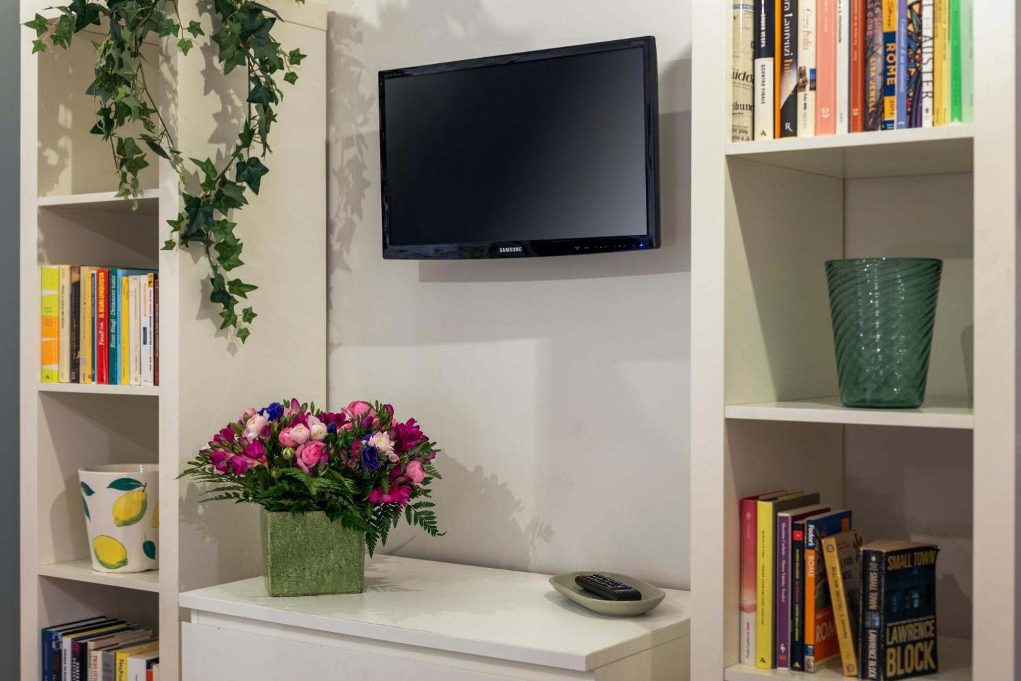Rome As You Feel - Piazza Dei Satiri Apartments Bagian luar foto