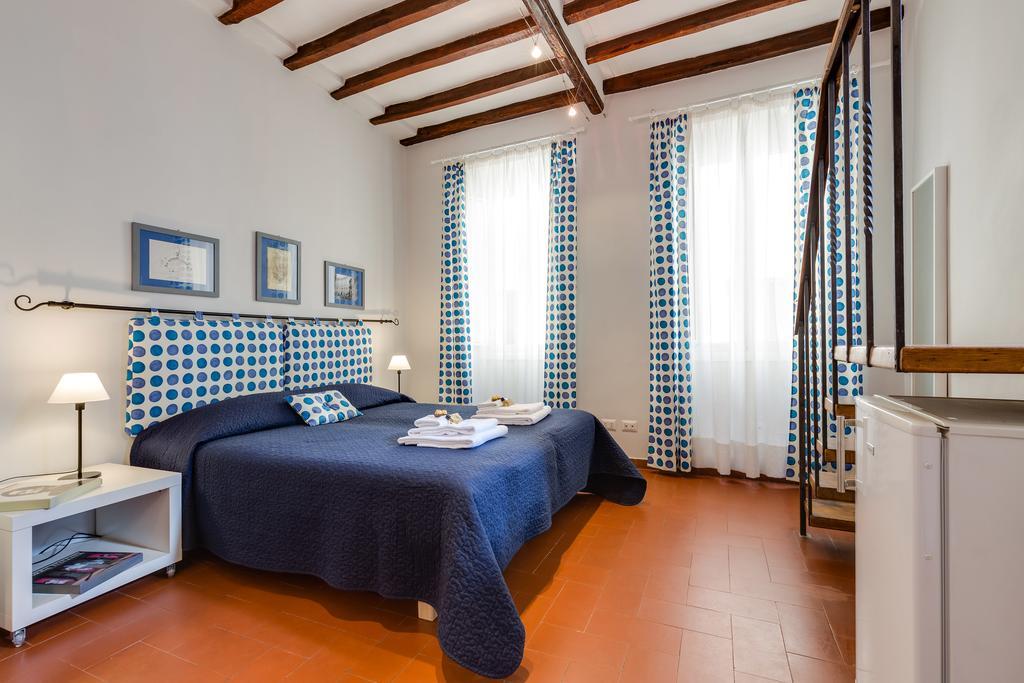 Rome As You Feel - Piazza Dei Satiri Apartments Bagian luar foto