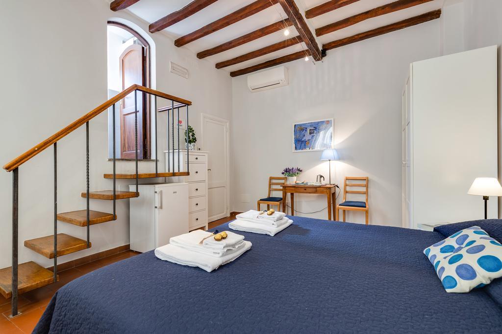 Rome As You Feel - Piazza Dei Satiri Apartments Bagian luar foto